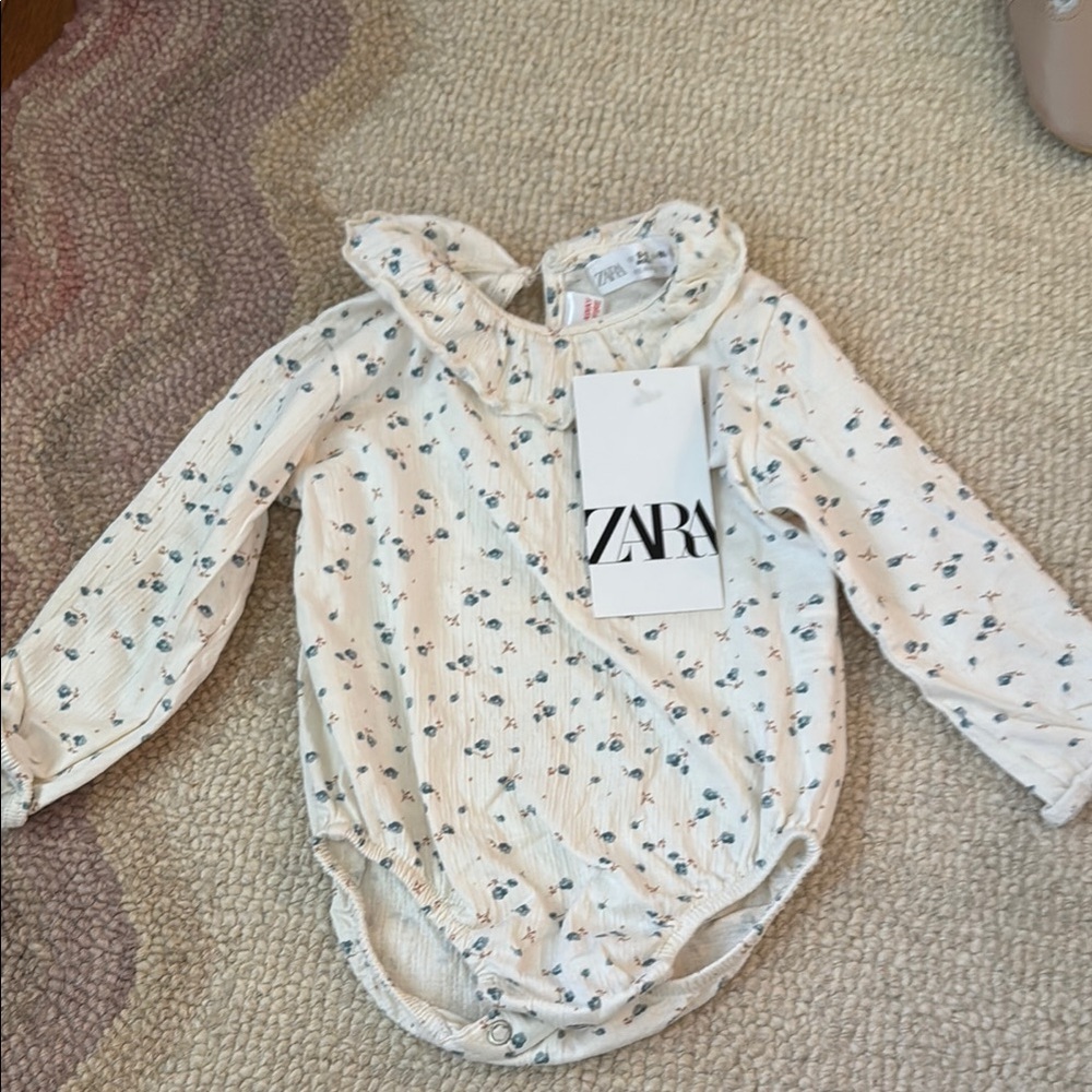 NWT Zara Cream and Blue Floral Baby Bodysuit